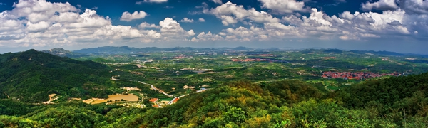 朱雀山上观莱山.jpg